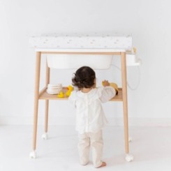 Mueble bañera cambiador con ruedas madera Micuna