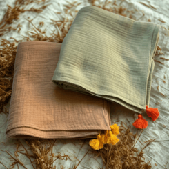 Manta bambula triple con pompones verde 100x100 Lemon Crib Suavidad y estilo